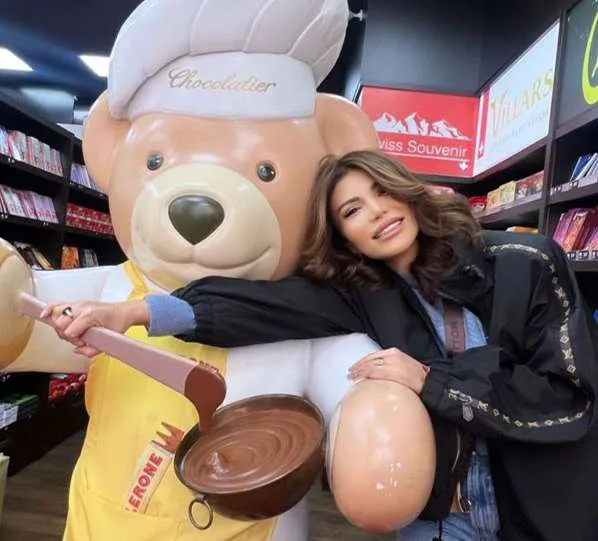 Afaq əməliyyatdan sonra tətilə getdi