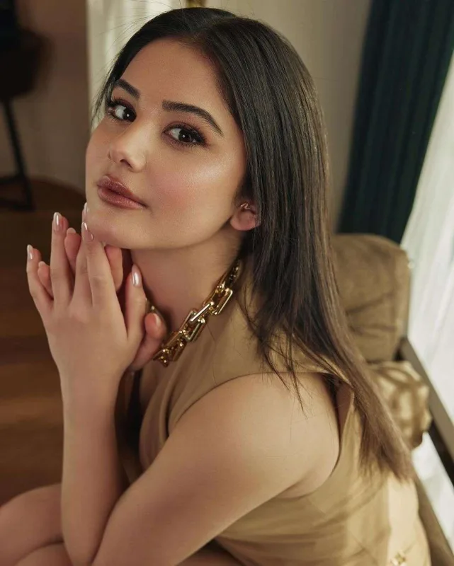 “Bihter”in Nihalindən ilk foto