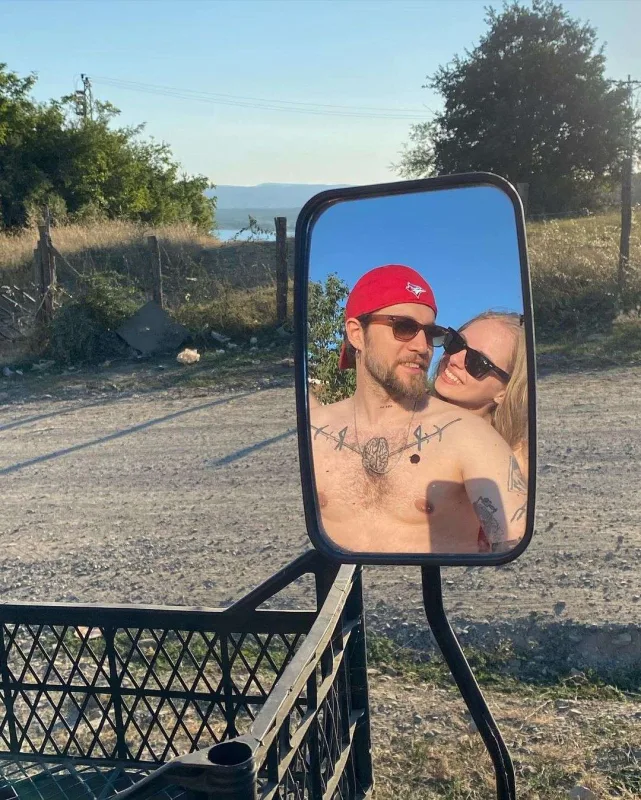 “Səni izah edilməyəcək qədər çox sevirəm”