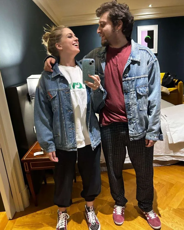 “Səni izah edilməyəcək qədər çox sevirəm”