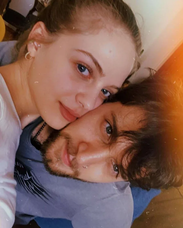 “Səni izah edilməyəcək qədər çox sevirəm”