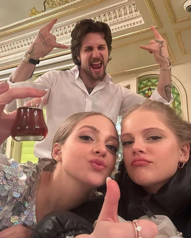 “Səni izah edilməyəcək qədər çox sevirəm”