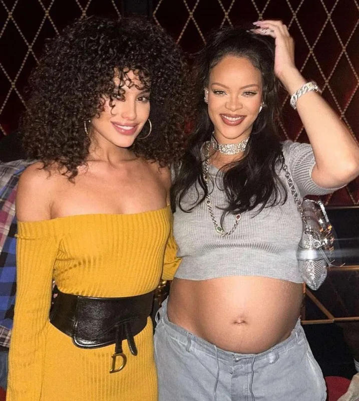 Rihannanın yeni hamiləlik görüntüsü