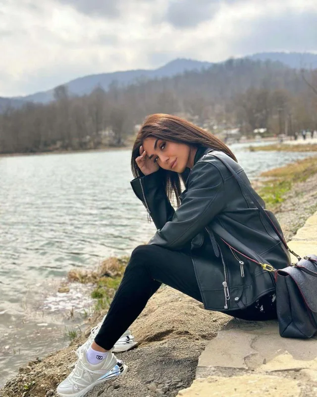 Pərvin şalvarına görə qınanıldı