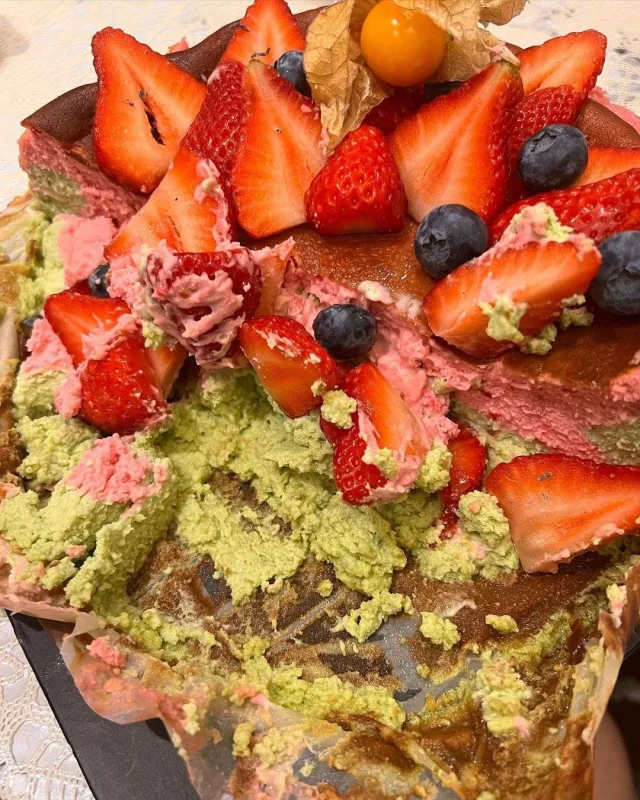 Samirə doğum günündən fotolar paylaşdı