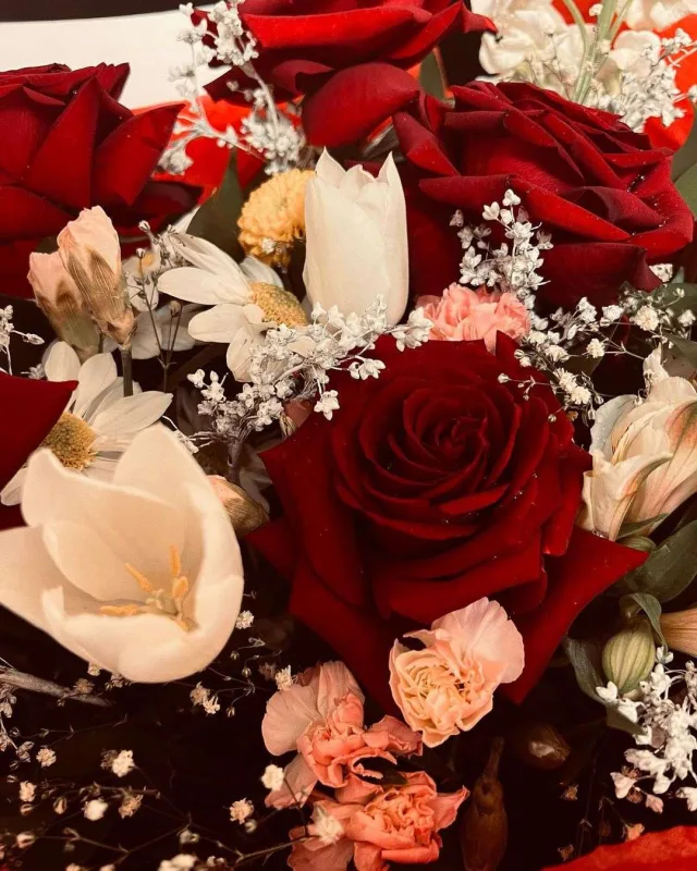 Samirə doğum günündən fotolar paylaşdı