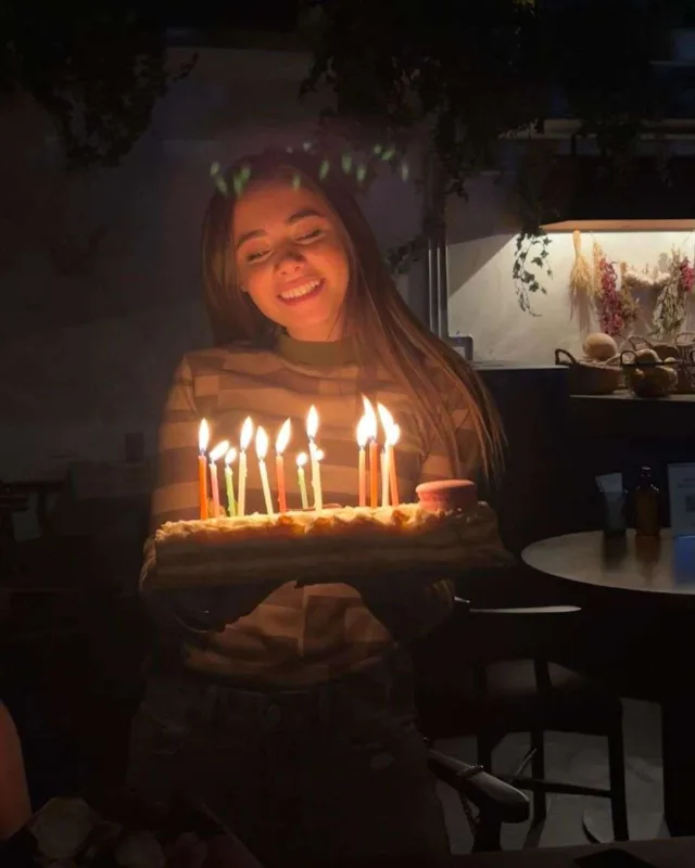 Samirə doğum günündən fotolar paylaşdı