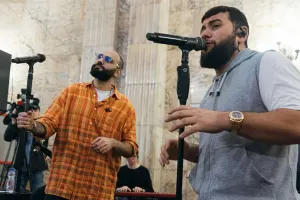 HammAli və Navai metroda konsert verdi