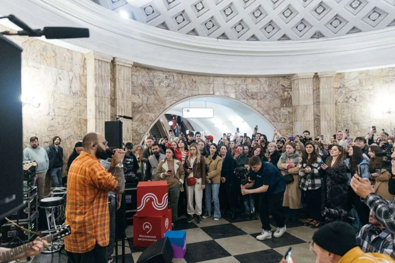 HammAli və Navai metroda konsert verdi
