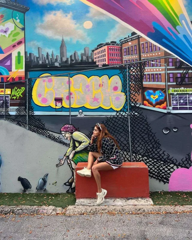 Günel Mayamidə pozalar verdi