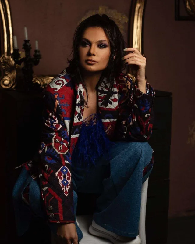 Natavan Həbibidən fərqli şəkillər