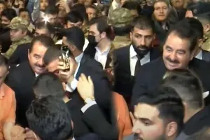 Tatlıses üçün gələnlərə gözyaşardıcı qazla müdaxilə!