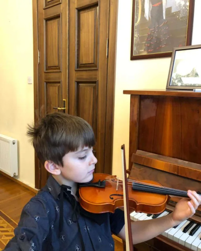 Fidan Hacıyevanın oğlu Ulu öndərə mahnı bəstələdi