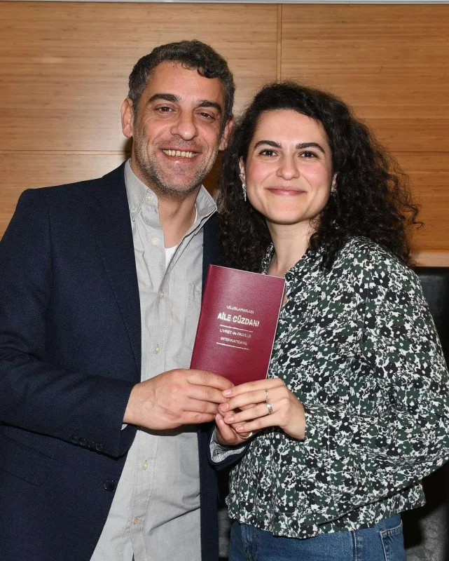 “Kavak Yelleri”nin Efesi ailə qurdu