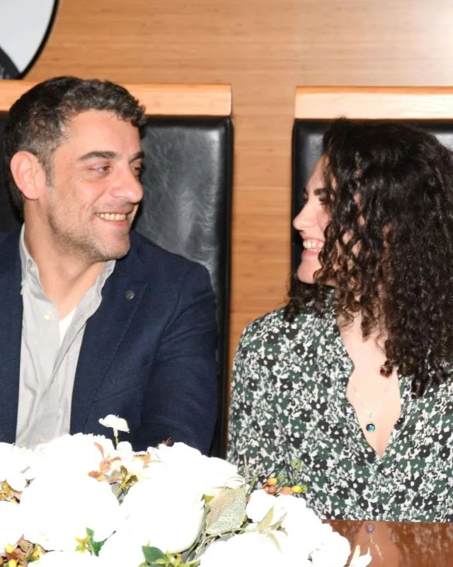 “Kavak Yelleri”nin Efesi ailə qurdu