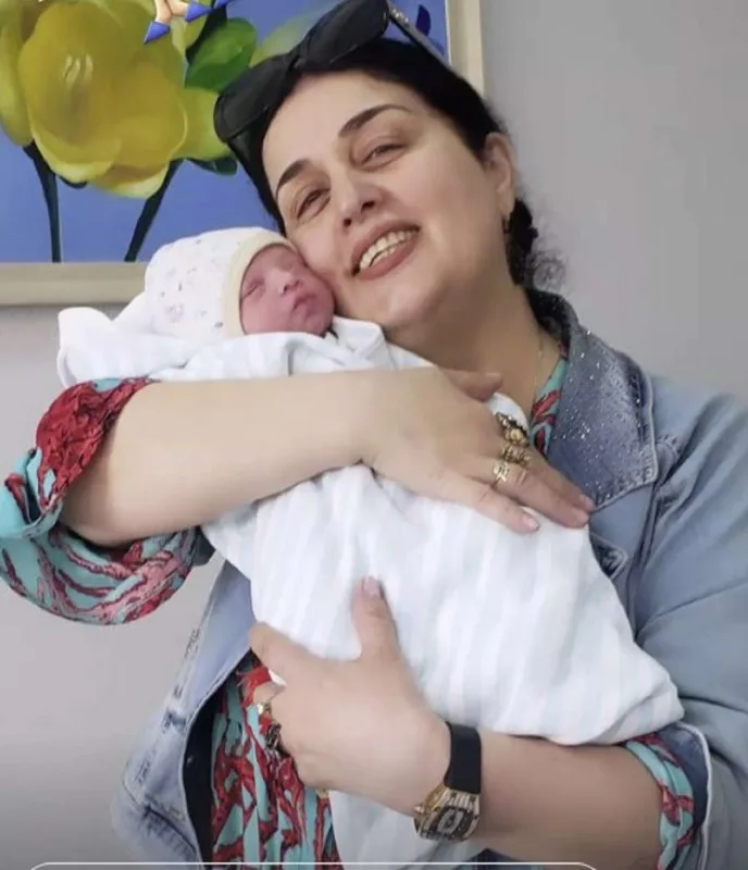 Elzanın üçüncü nəvəsi doğuldu