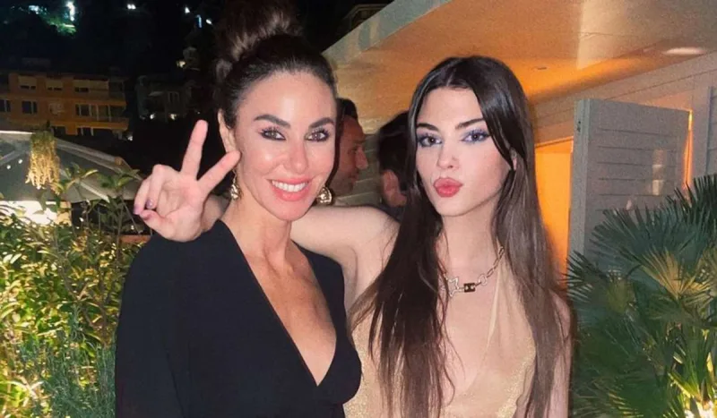 Defne Samyelinin qızı döyüldü