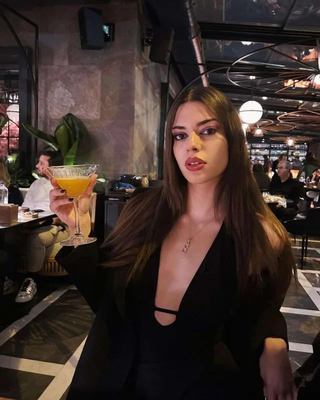 Defne Samyelinin qızı döyüldü