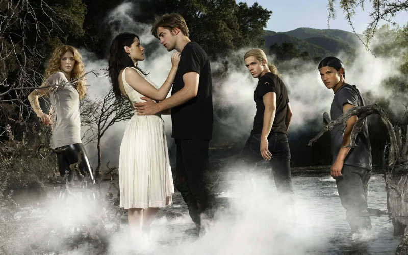 “Twilight” serial kimi qayıdır