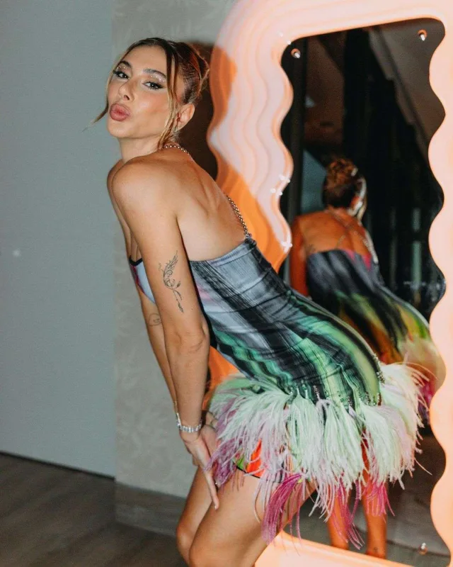 Şeyma toyuna sadəcə onu çağırır