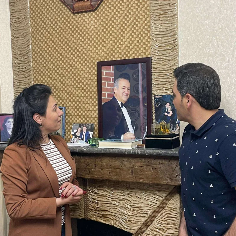 Səməd Səmədovun evində...