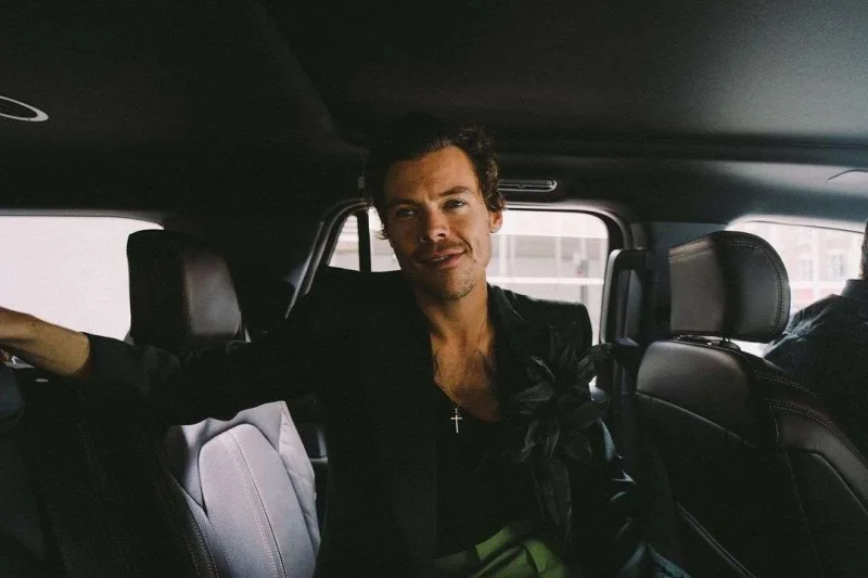 İlon onların “mavi tık”larını sildi