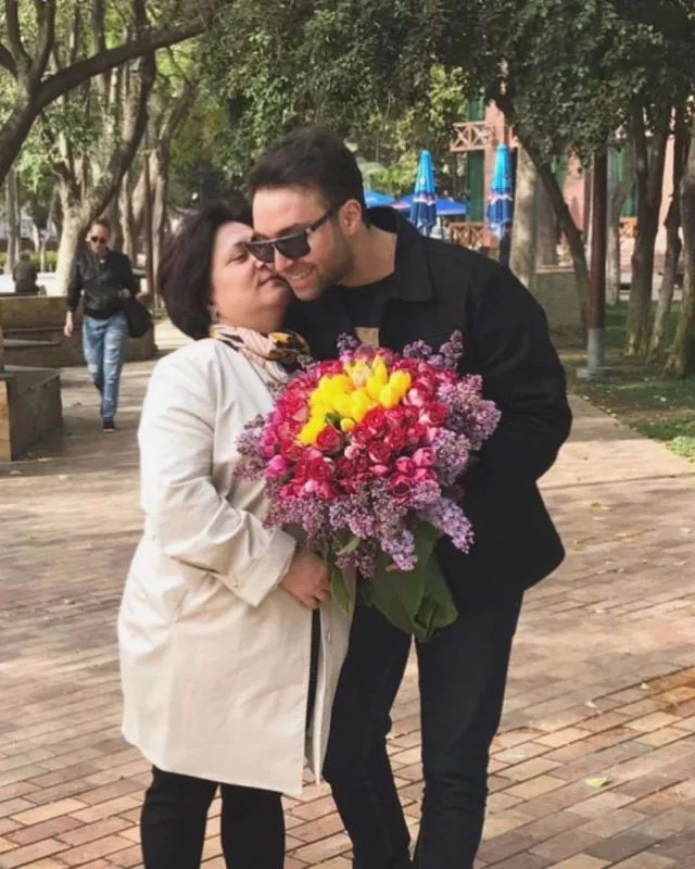 Azaddan anası ilə bağlı paylaşım