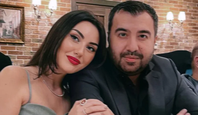 Safura həyat yoldaşı ilə tətildə