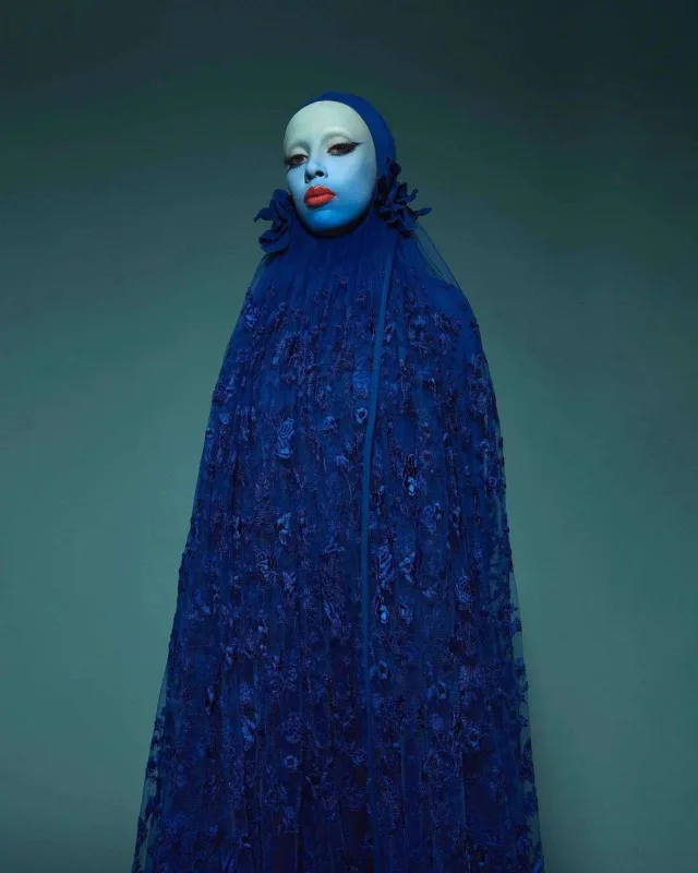 Doca yenə fərqli obrazda