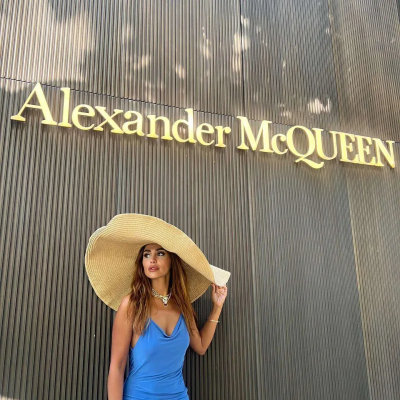 “Həyatımda kimsə yoxdur”