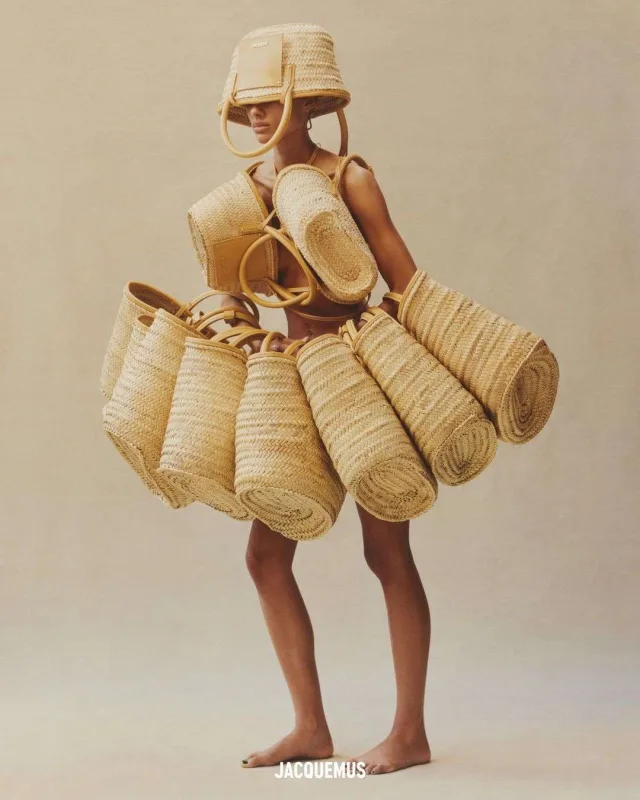 “Jacquemus”un yeni məhsulları belə təqdim edildi
