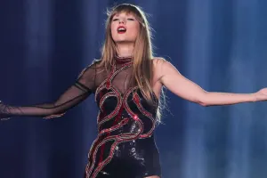 Səhnədə fanatlarını qorxutdu