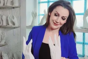 Tanınmışların əllərinin heykəlləri hazırlanır