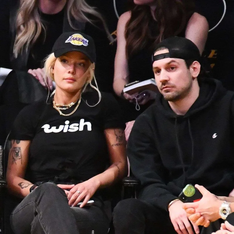 Helsi türk sevgilisindən ayrıldı