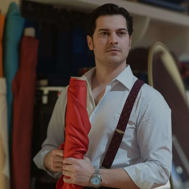 Çağatay 14 yaş böyük sevgilisi ilə ilk dəfə