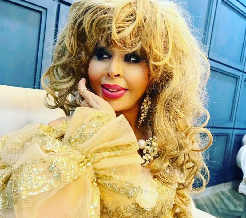 Mətanəti Ruhəngizə bənzətdilər