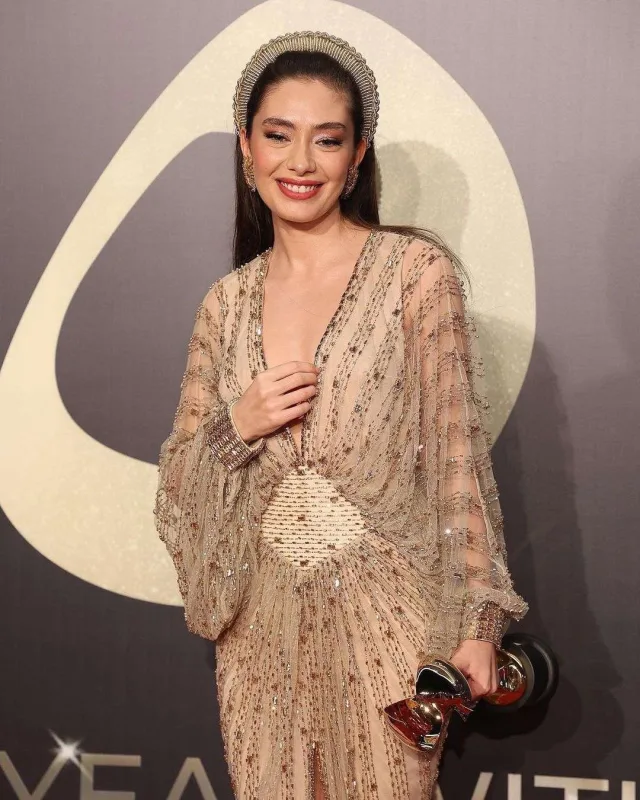 Neslihandan ərinin aldatma iddialarına reaksiya