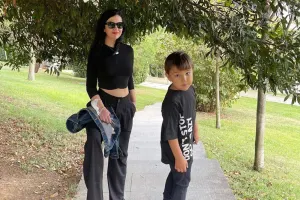 Türk yazarın oğlu üçüncü mərtəbədən yıxıldı