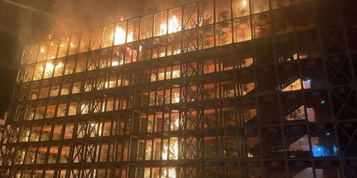 İbrahim Tatlısesin evi yandı!