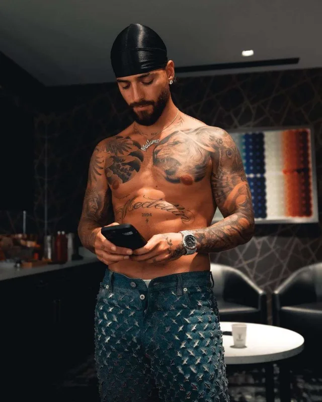 Soyunduğu anları paylaşdı