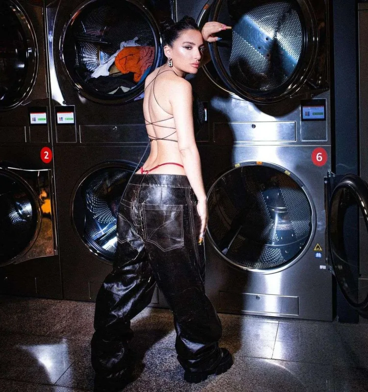 Dilarə rəylərə əhəmiyyət vermədi