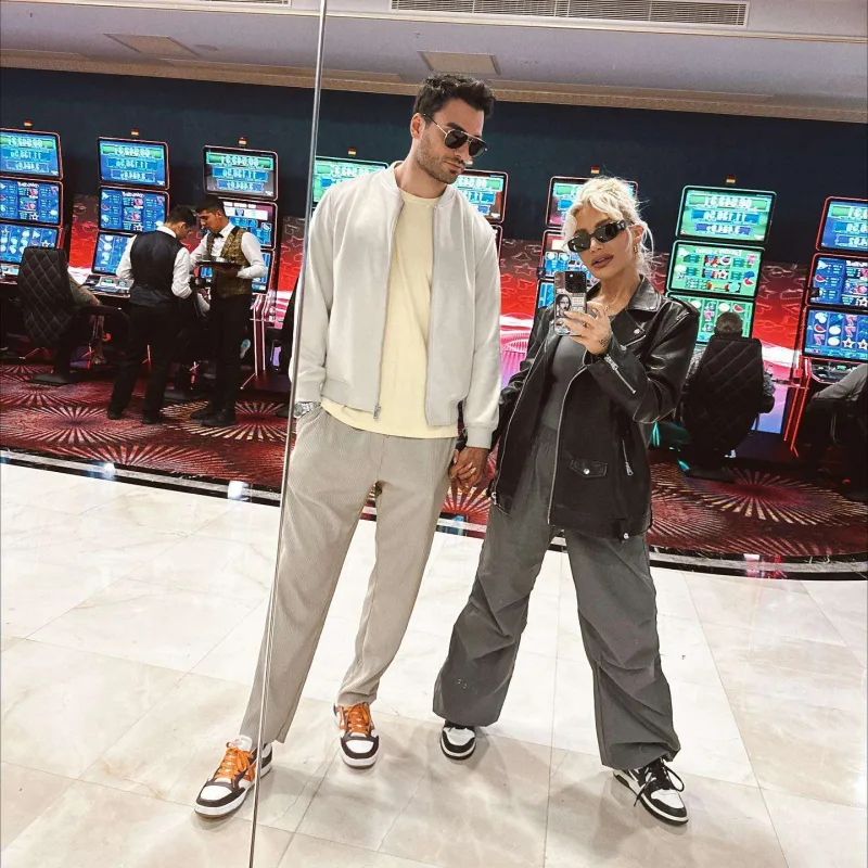 İremdən sevgilisi ilə yeni foto