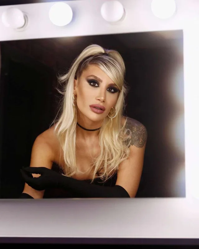 İremdən sevgilisi ilə yeni foto