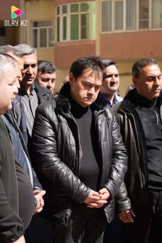 Qardaşını səssizcə yad etdi