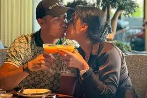 Boşanma şayiələrinə bu fotoyla son qoydu