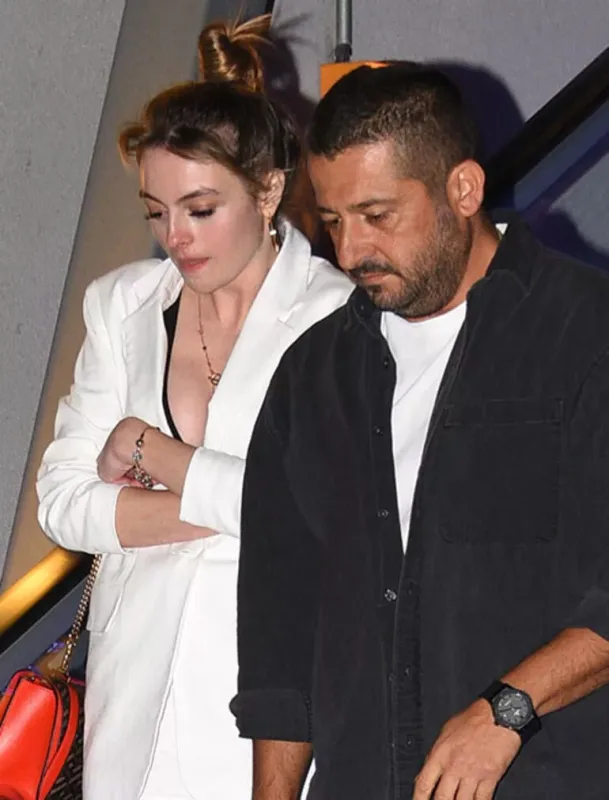 Melis iş adamı ilə eşq yaşayır