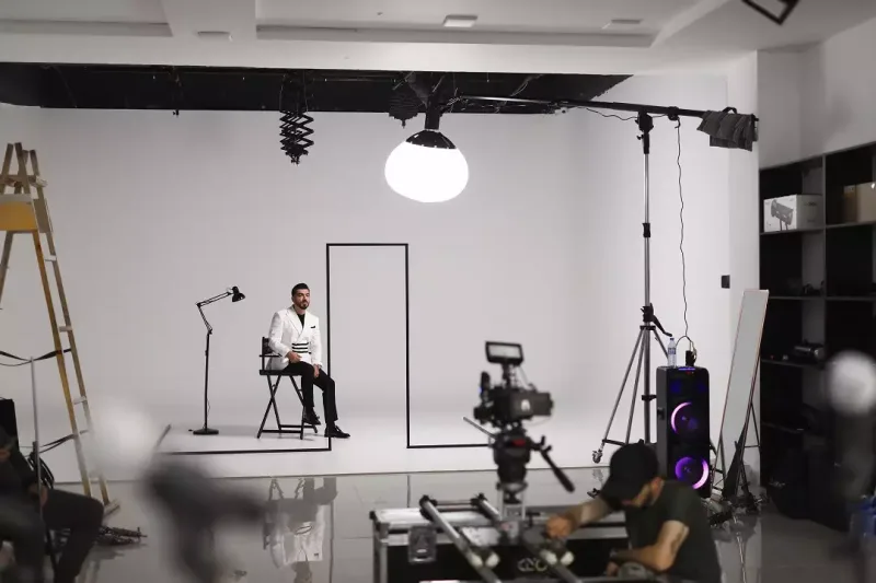 Yaşar yeni klipi üçün kamera qarşısında