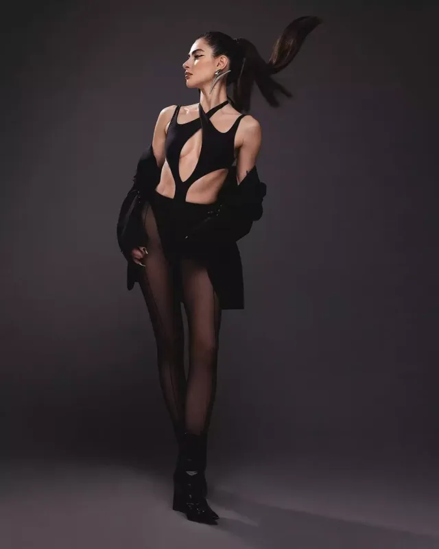 Nəsrindən cəsarətli fotolar