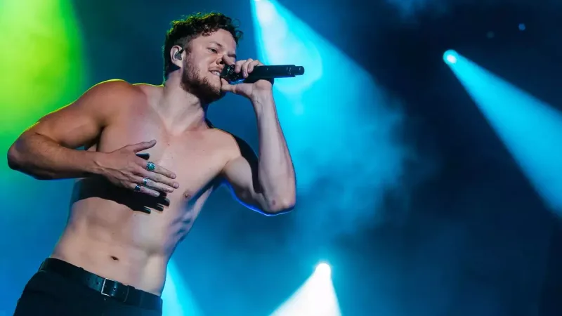 “Den Reynolds Bakıda da alt paltarında oxusun”