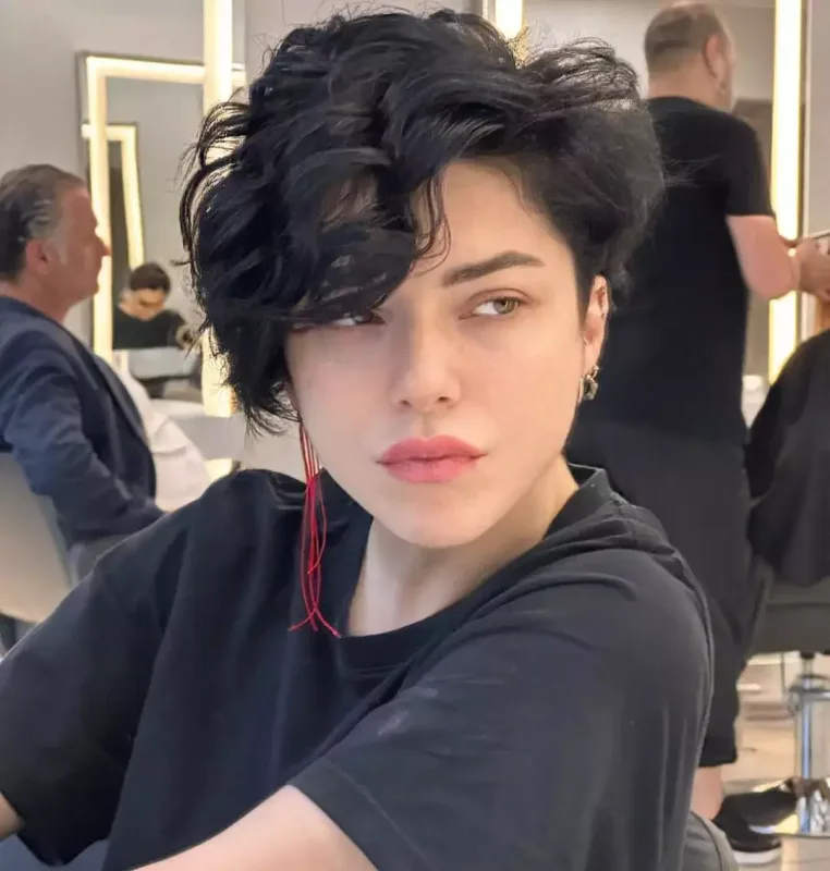 Özünü Kristenlə müqayisə etdi